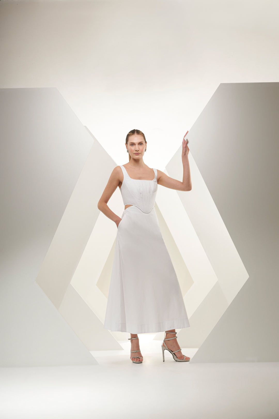 Vestido Midi Cut Out Caos