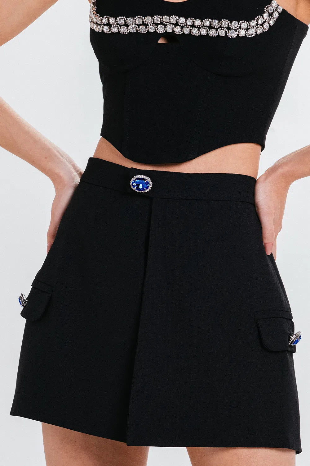 Short Saia Charth