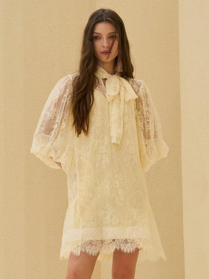 Vestido Curto Renda
