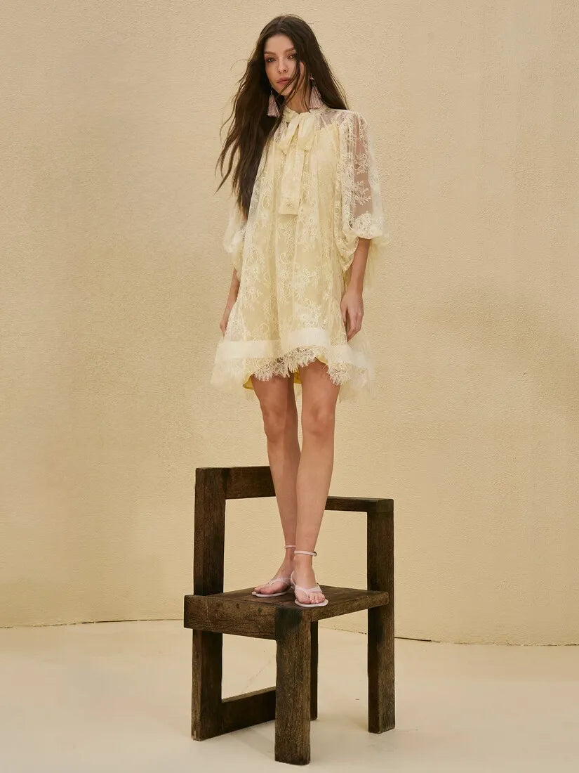 Vestido Curto Renda