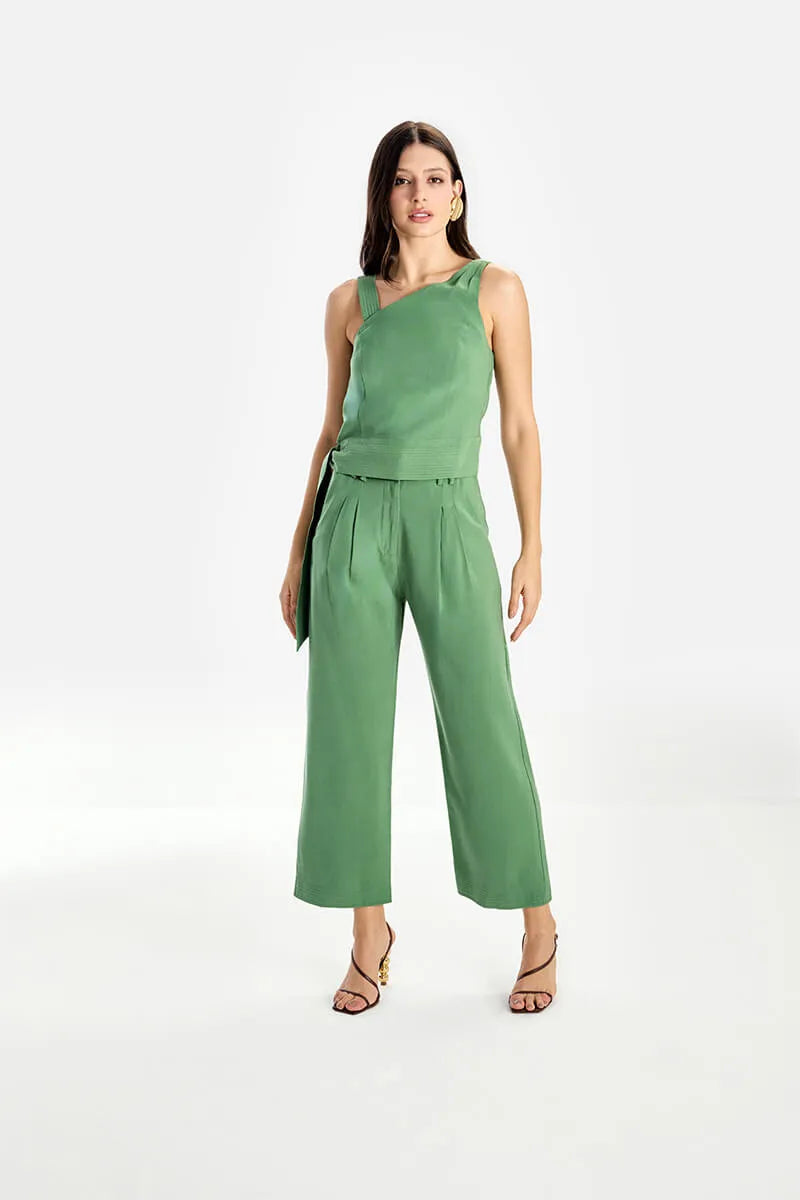 New Shape Asymmetric Set