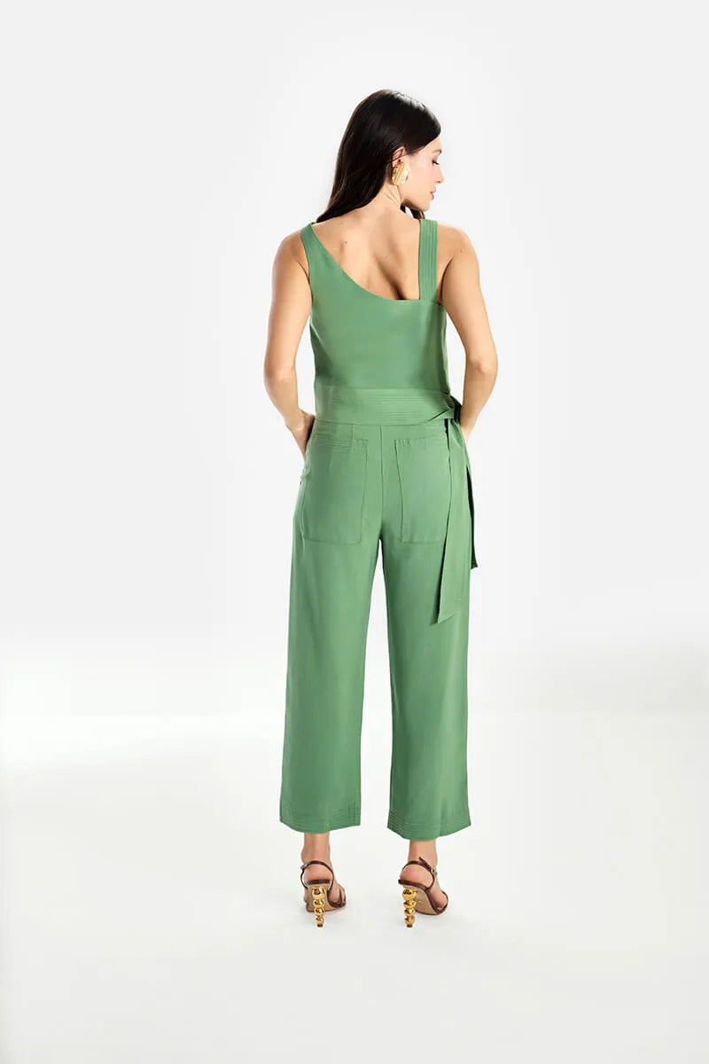 New Shape Asymmetric Set
