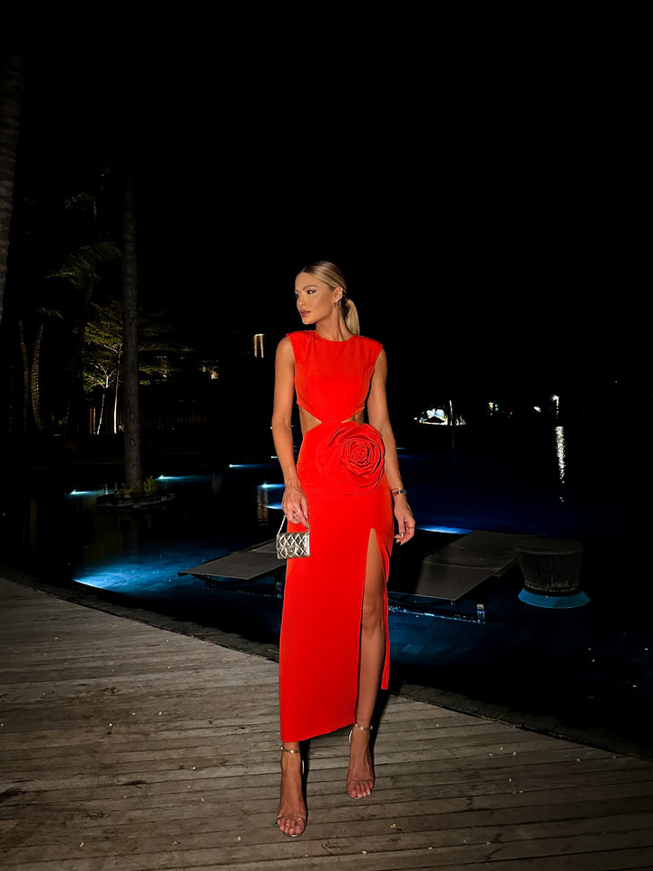 Vestido Midi Cut Out
