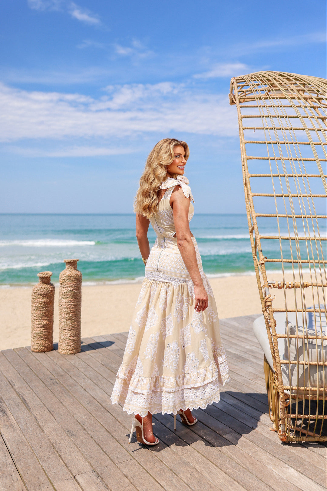 Vestido Midi Laise Cut Out