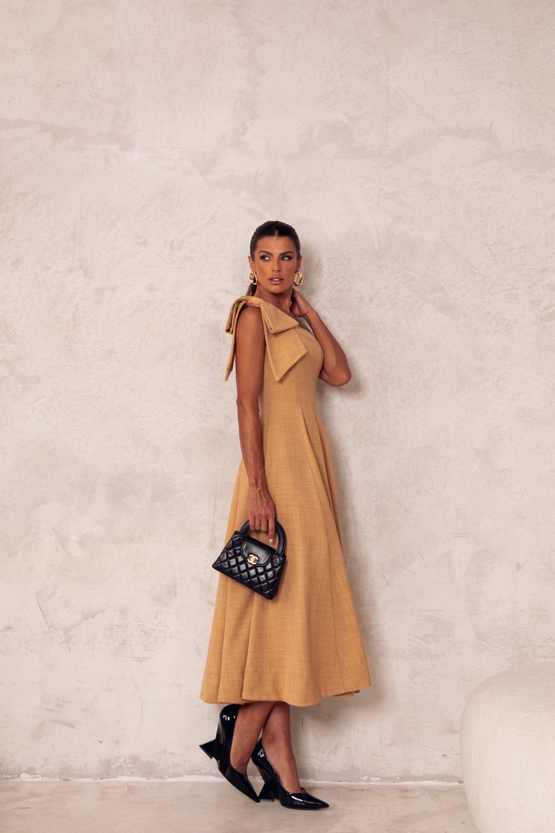 Vestido Midi Decote Assimétrico Limonada Pink