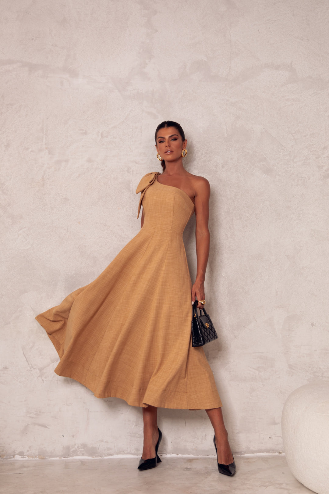 Vestido Midi Decote Assimétrico Limonada Pink