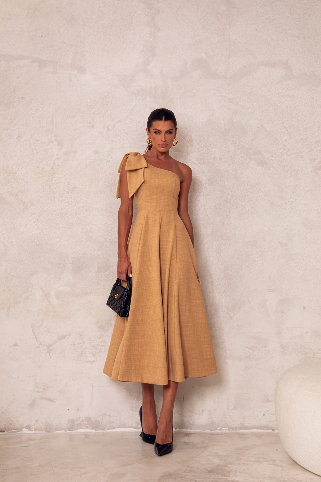 Vestido Midi Decote Assimétrico Limonada Pink