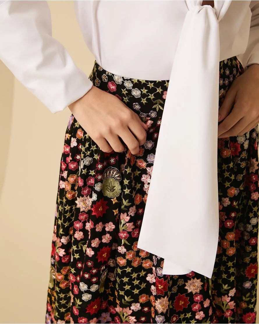 Saia Longa Bordado Floral