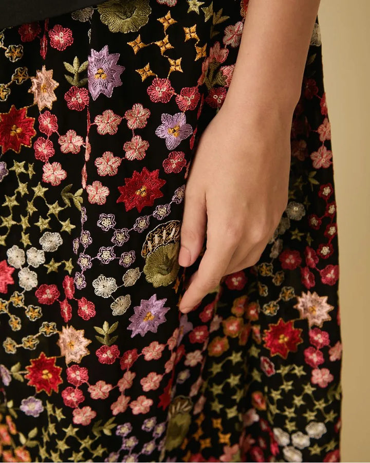 Saia Longa Bordado Floral