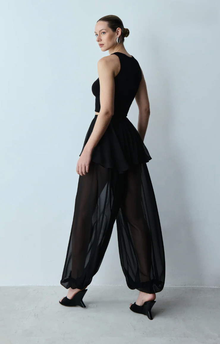 Calça Balonê Fluidez Sobreposição