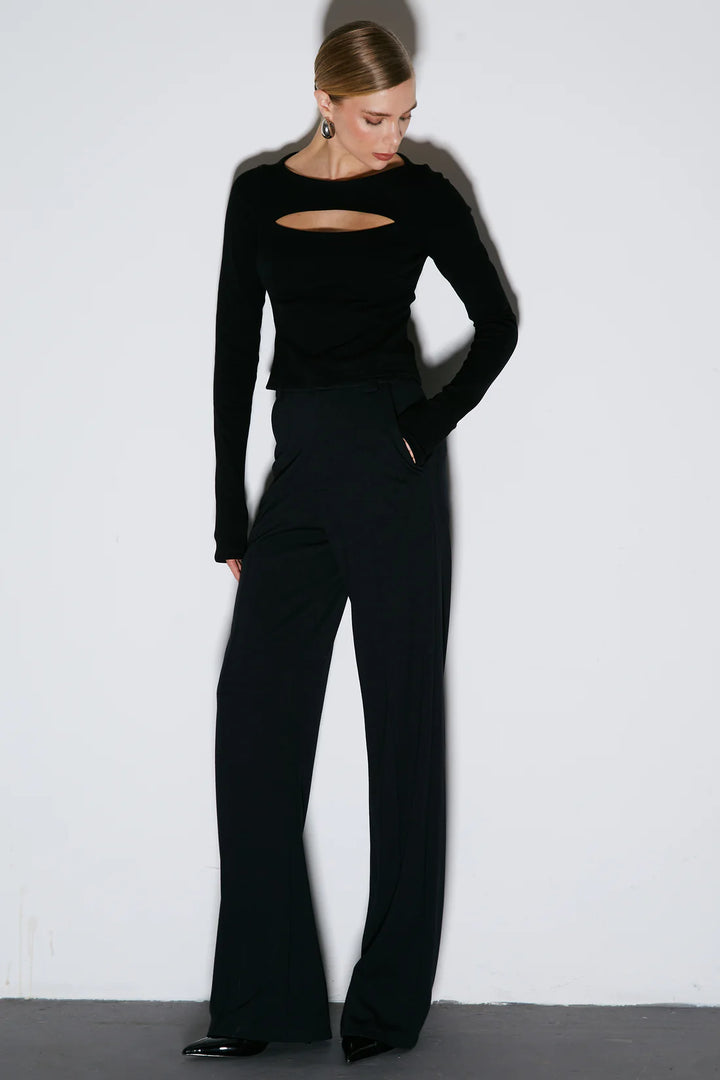 Calça Pantalona com Frisos