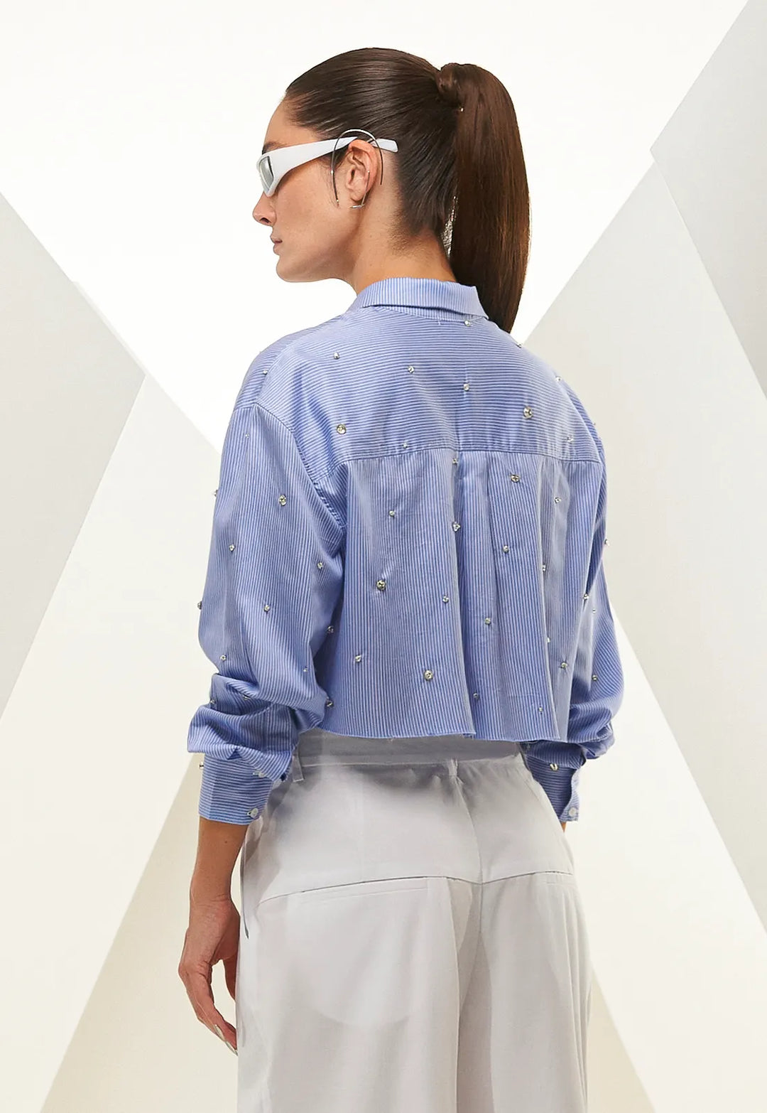 Camisa Cropped Bordada Caos