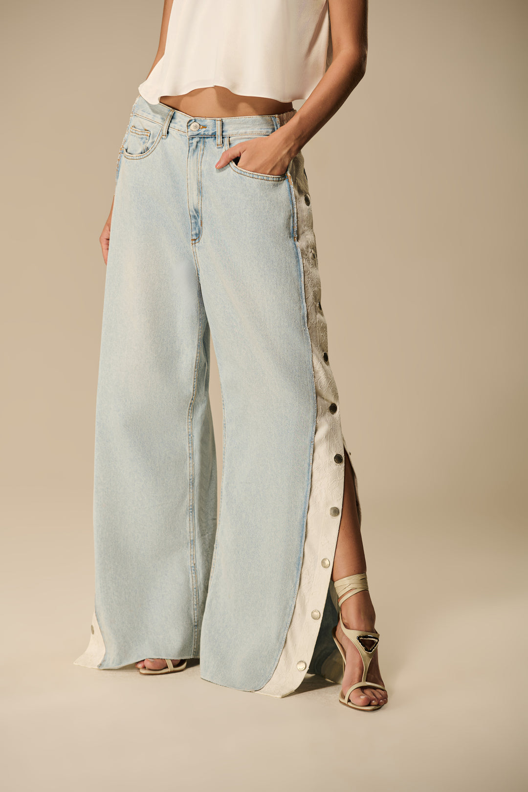 Calça Jeans Renda Lateral