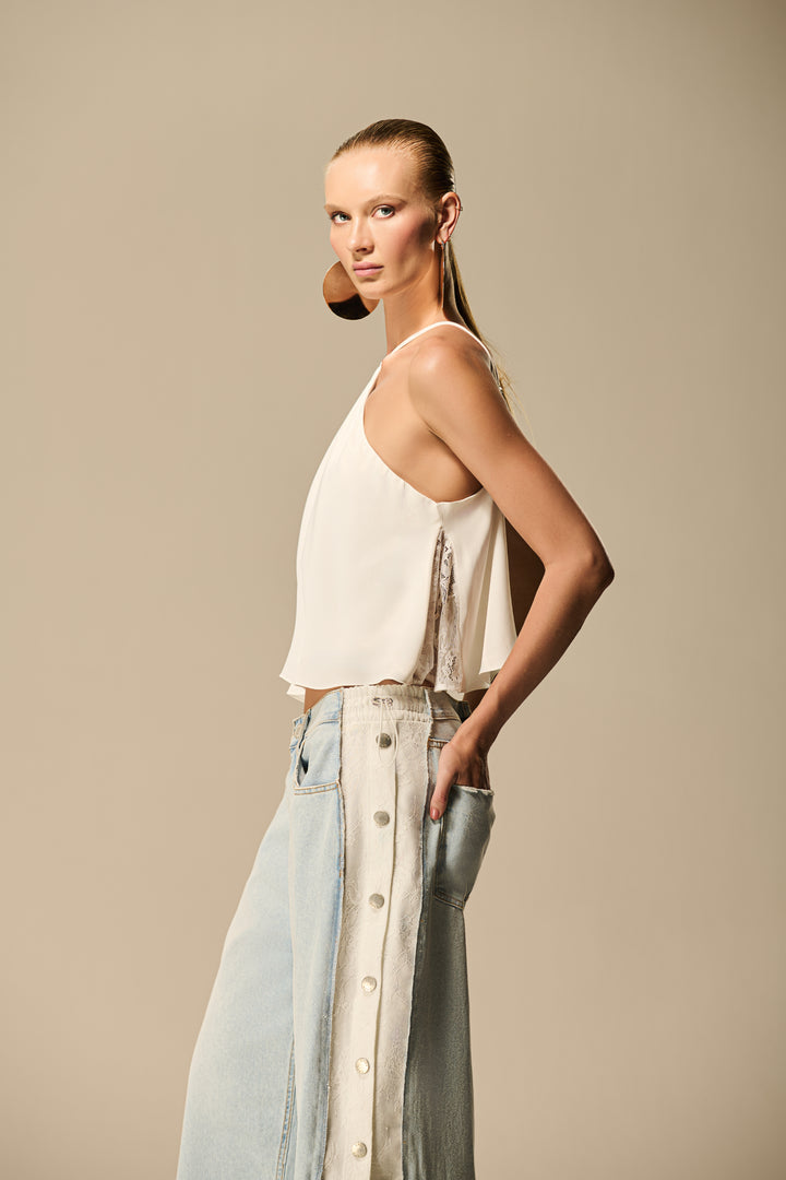 Calça Jeans Renda Lateral