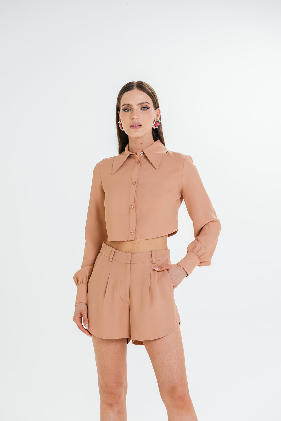 Short Dalia Charth