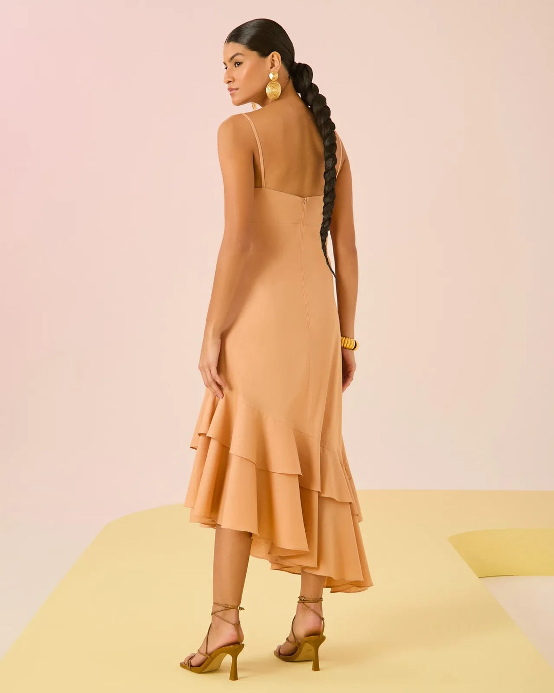 Vestido Assimétrico Babados