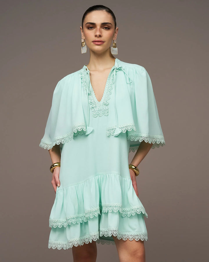 Vestido Curto Capa