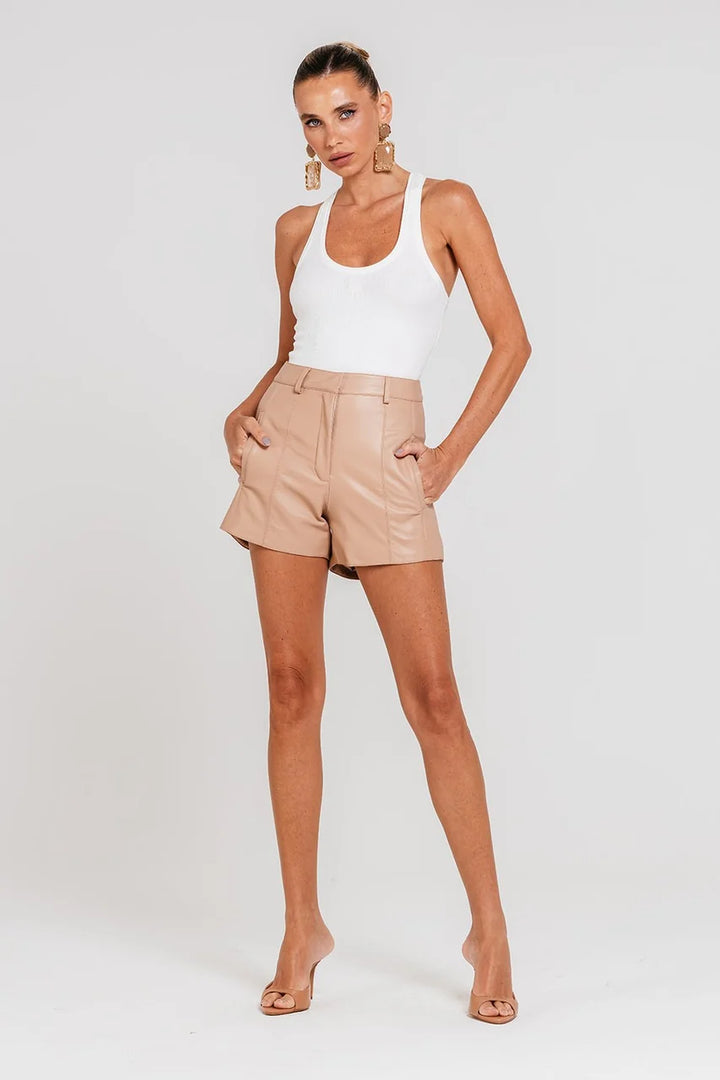 Short Amanda