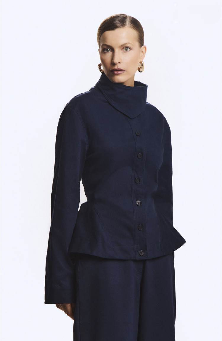 Casaco Curto Sobreposição Gola