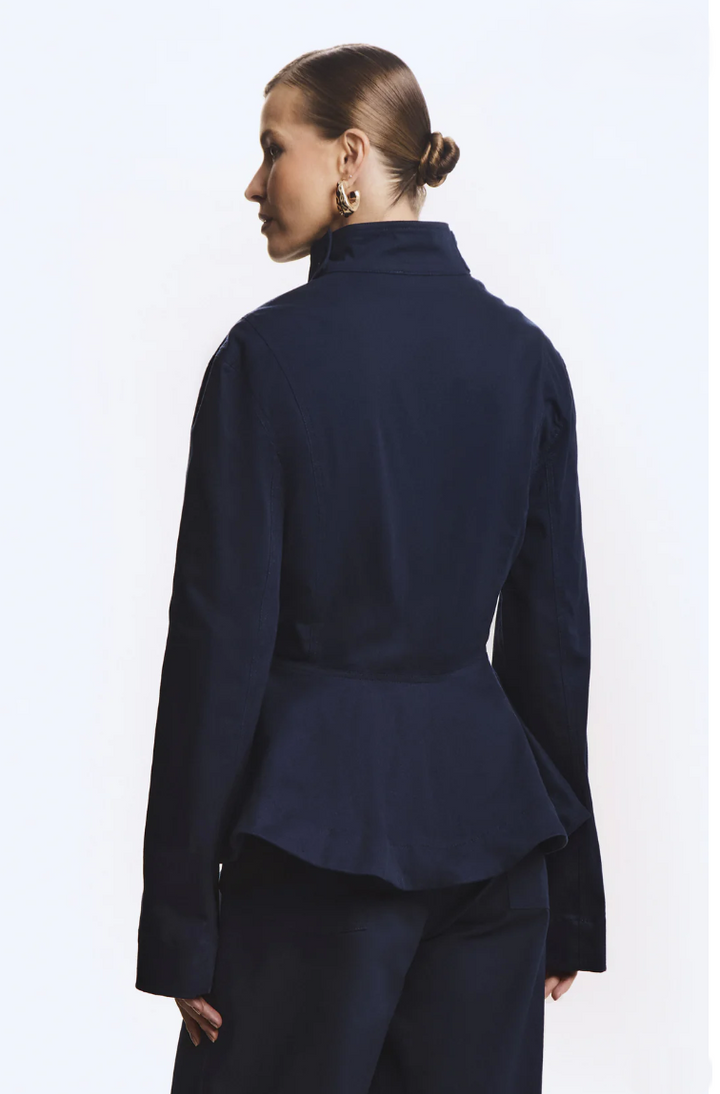 Casaco Curto Sobreposição Gola