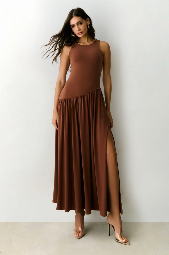 Vestido Midi Assimétrico