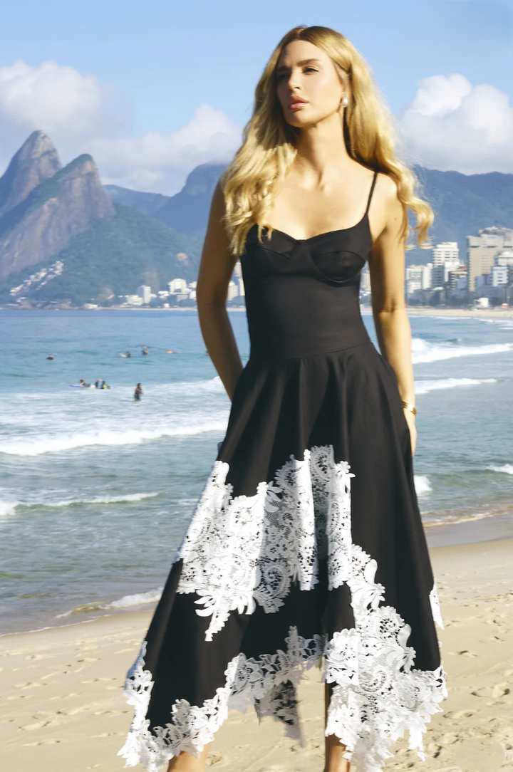 Vestido Midi Acinturado Renda