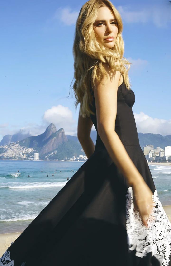 Vestido Midi Acinturado Renda