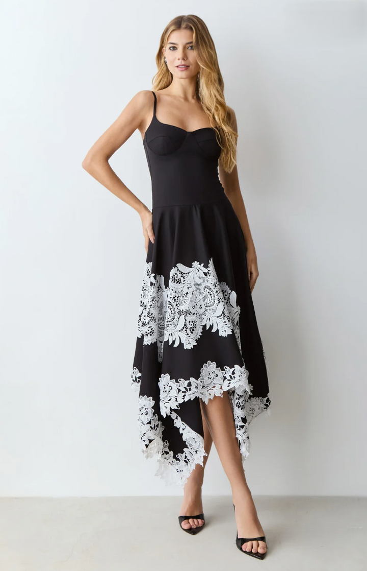 Vestido Midi Acinturado Renda