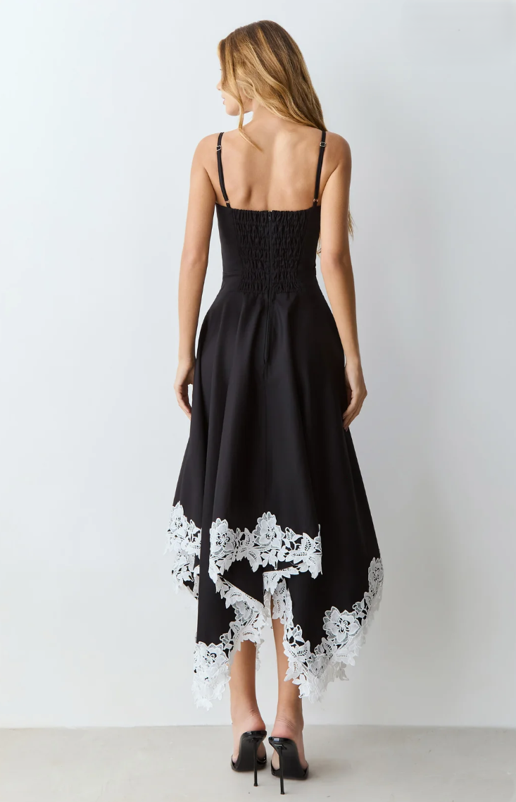 Vestido Midi Acinturado Renda