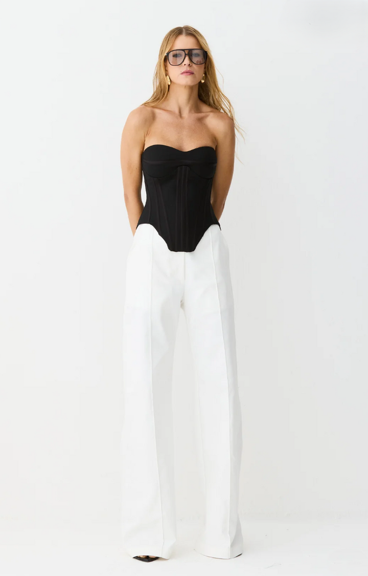 Calça Pantalona Estruturada Frisos