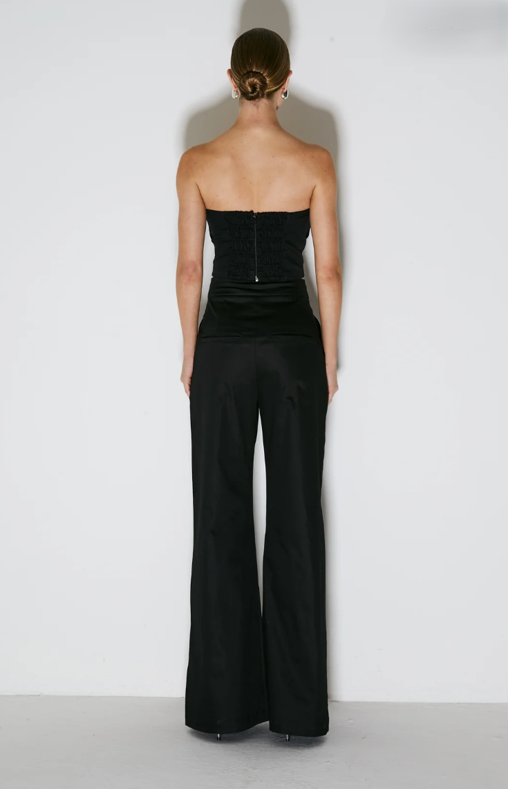 Calça Pantalona Estruturada Frisos
