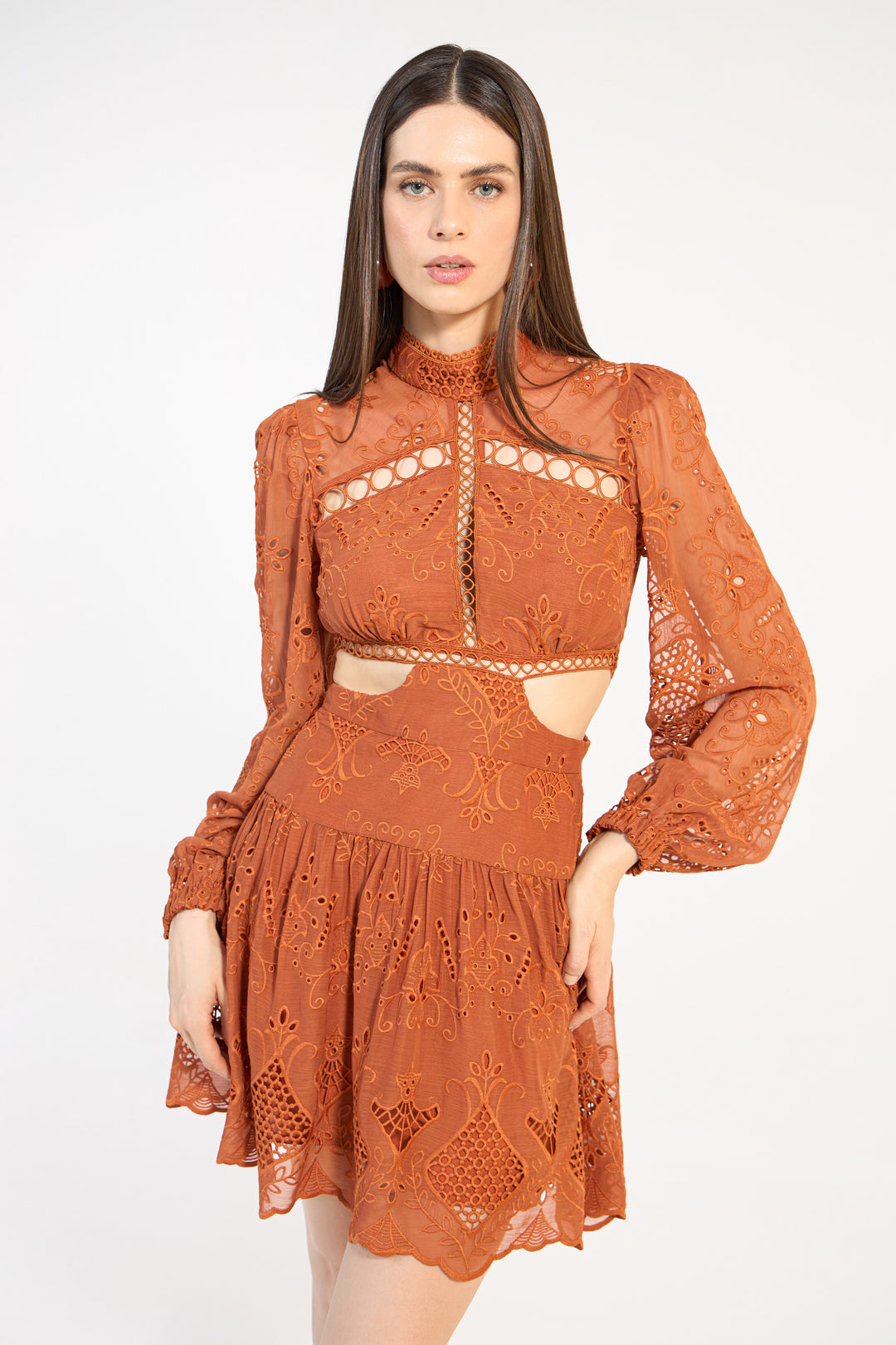 Vestido Curto Chiffon Bordado