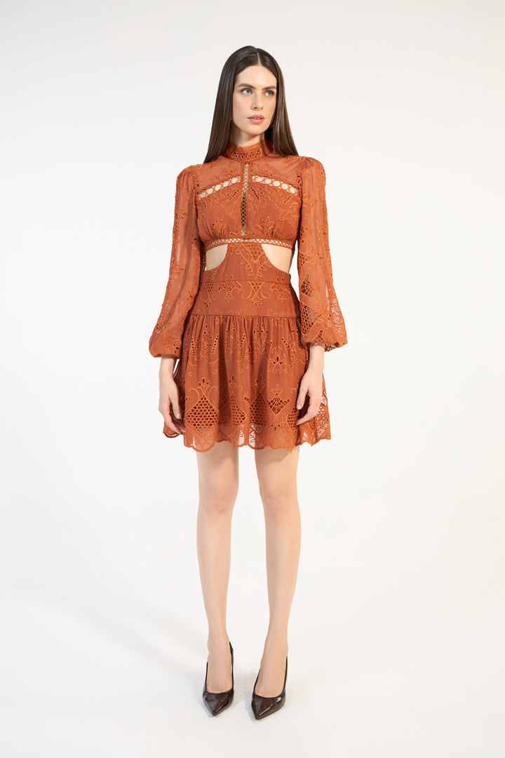 Vestido Curto Chiffon Bordado