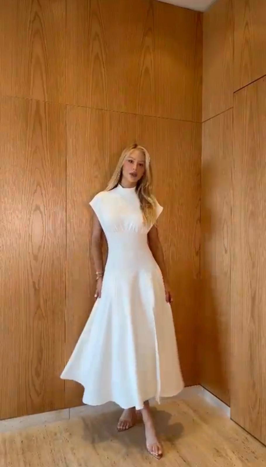 Vestido Midi Gola Alta