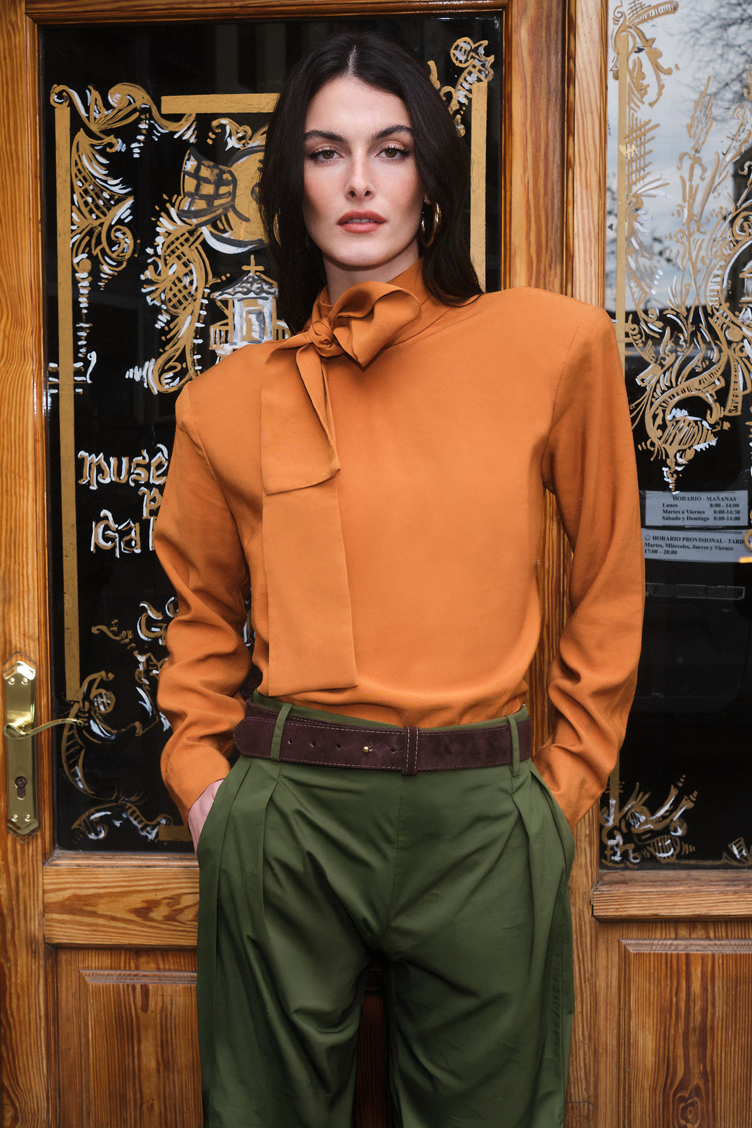 Calça Cenoura Pregas