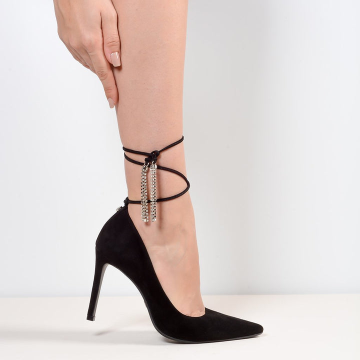 Scarpin Couro Amarração Strass