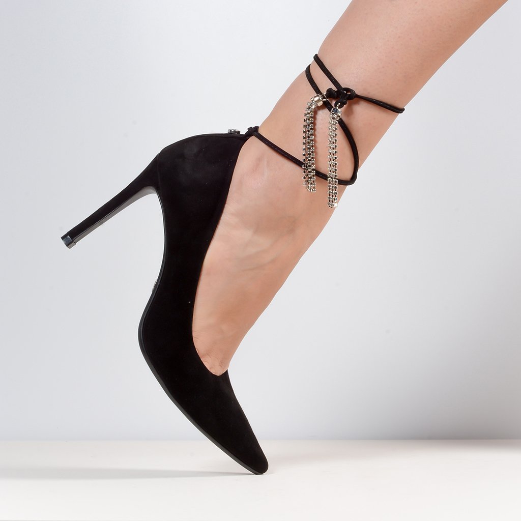 Scarpin Couro Amarração Strass