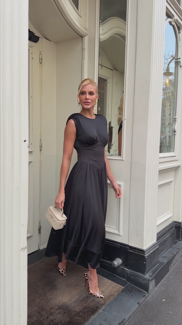 Vestido Midi Ombreiras