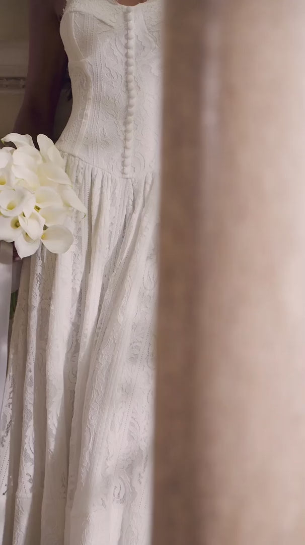 Éloise Lace Midi Dress