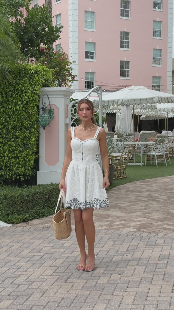 Vestido Curto Laise