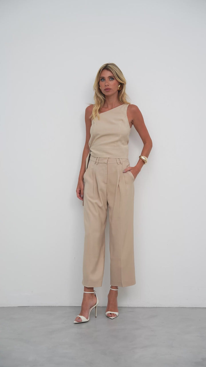 New Shape Asymmetric Set