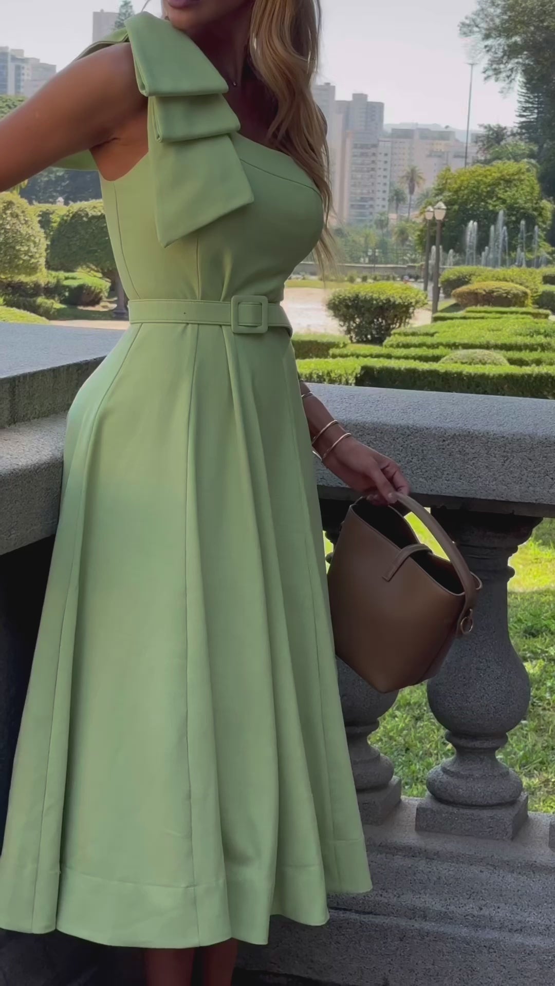 Vestido Midi Decote Assimétrico Limonada Pink