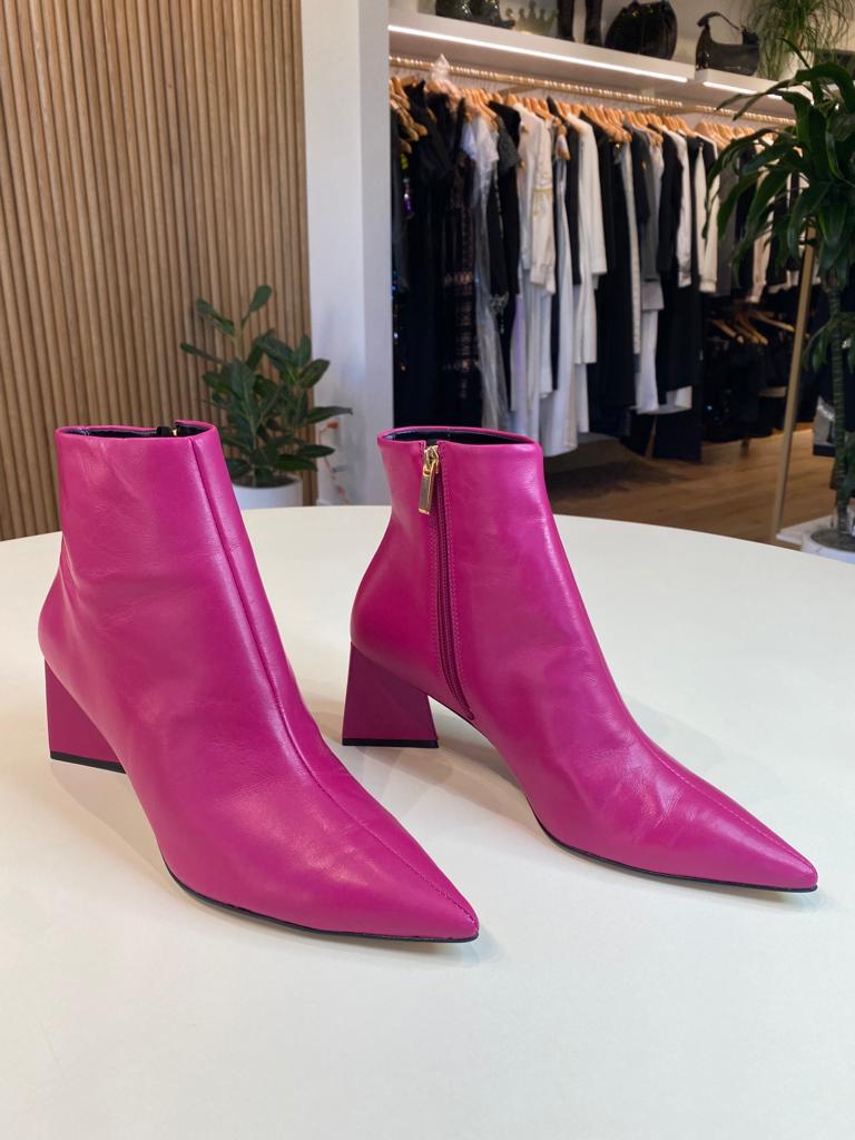 Carrano Flare Heel Leather Short Boot