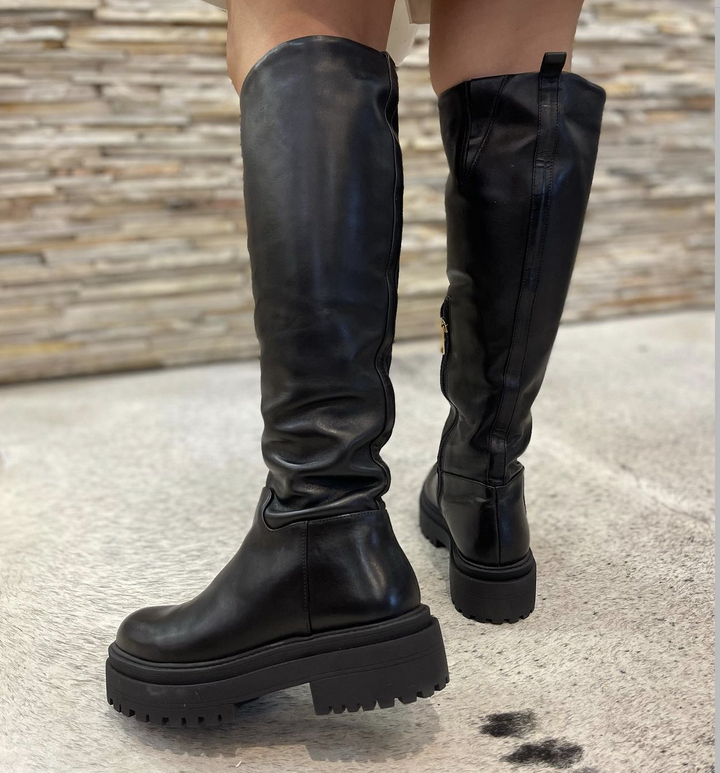 Long Shaft Boot with Tractor Sole in Black Leather Carrano