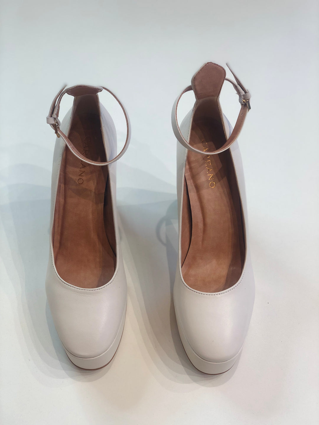 Carrano Leather Platform
