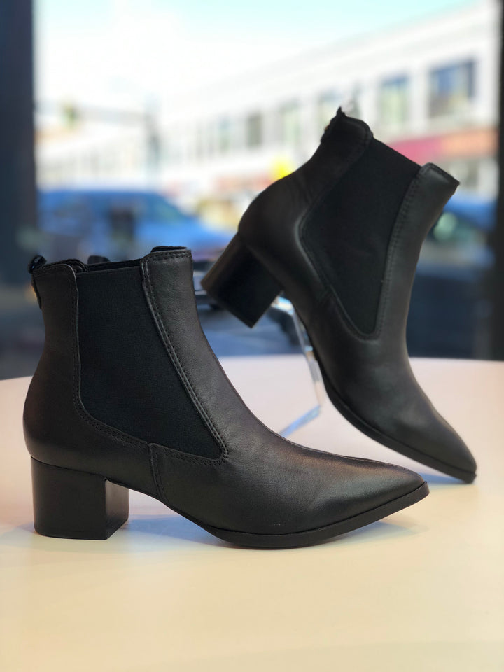 Jorge Bischoff Leather Pointed Toe Boot