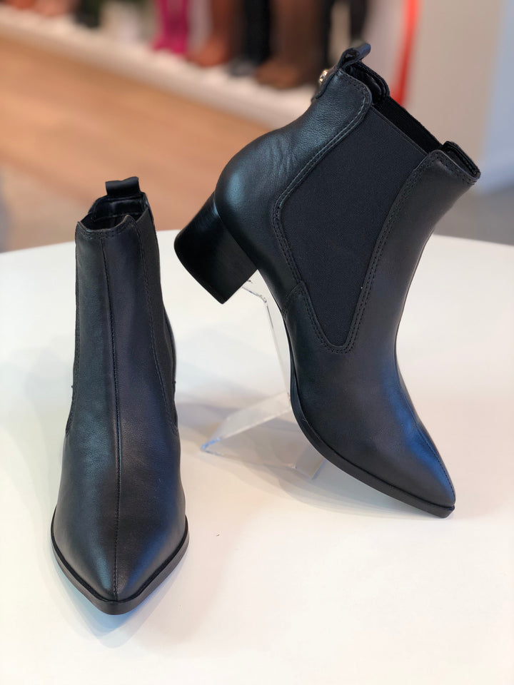 Jorge Bischoff Leather Pointed Toe Boot
