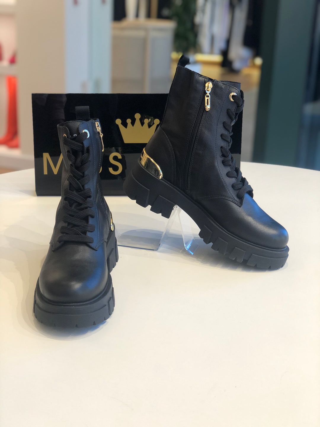 Jorge Bischoff Leather Tractor-Laced Ankle Boot