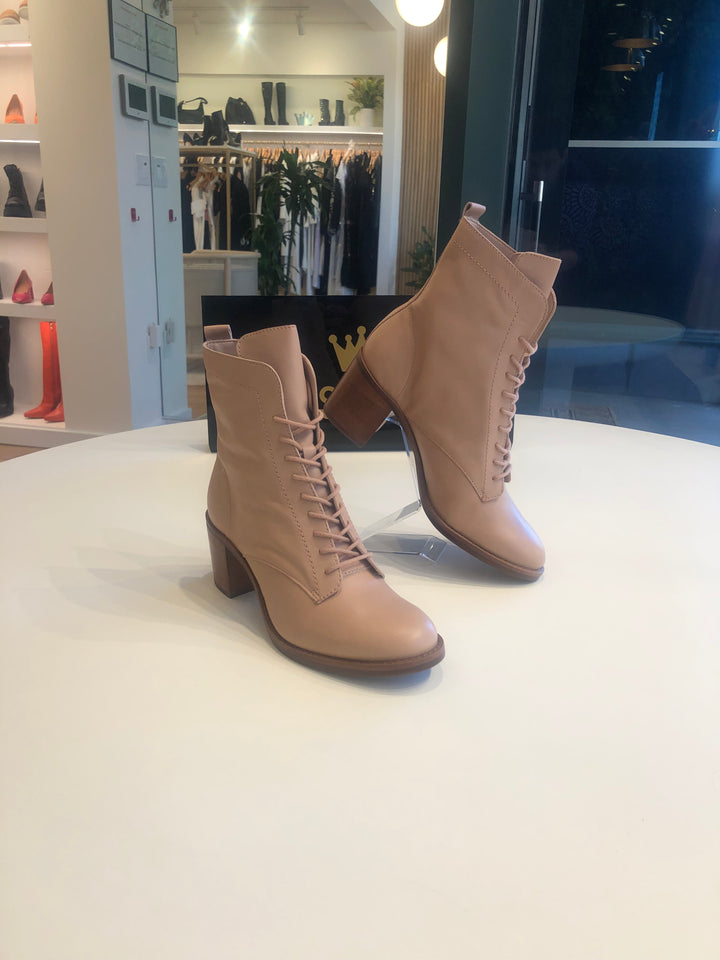 Loucos &amp; Santos Short Boot with Lace-up