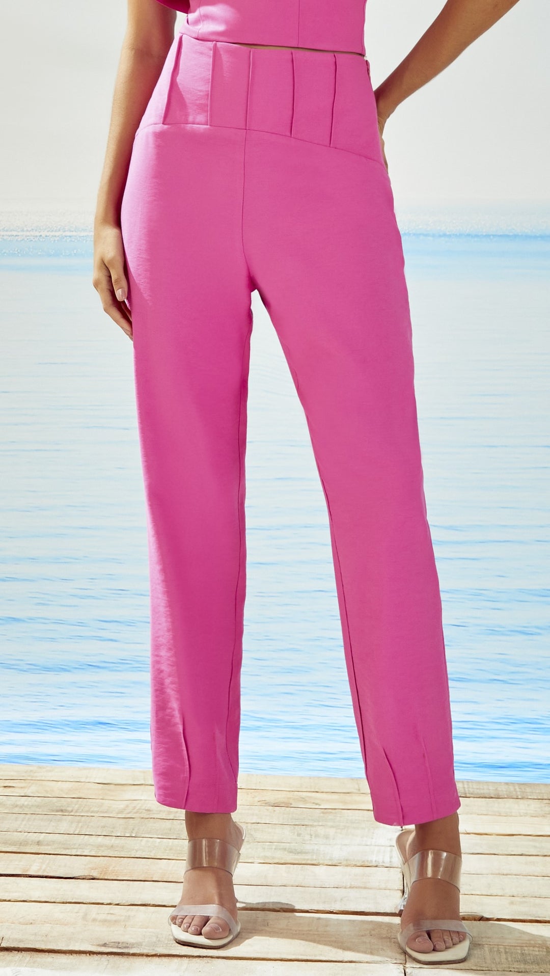 Carrot Pants + Regina Salomão Top Set